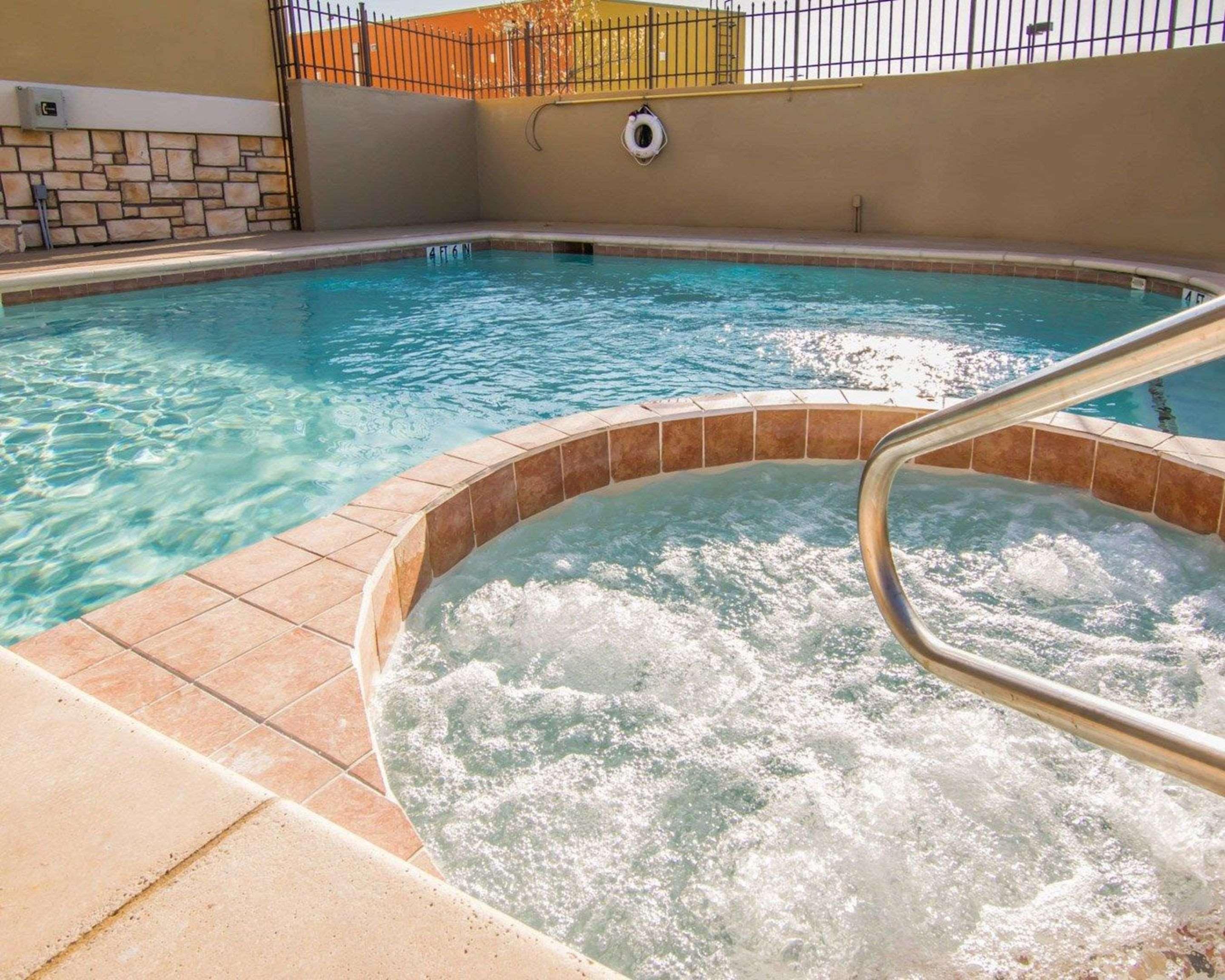 Comfort Suites West Dallas - Cockrell Hill Esterno foto