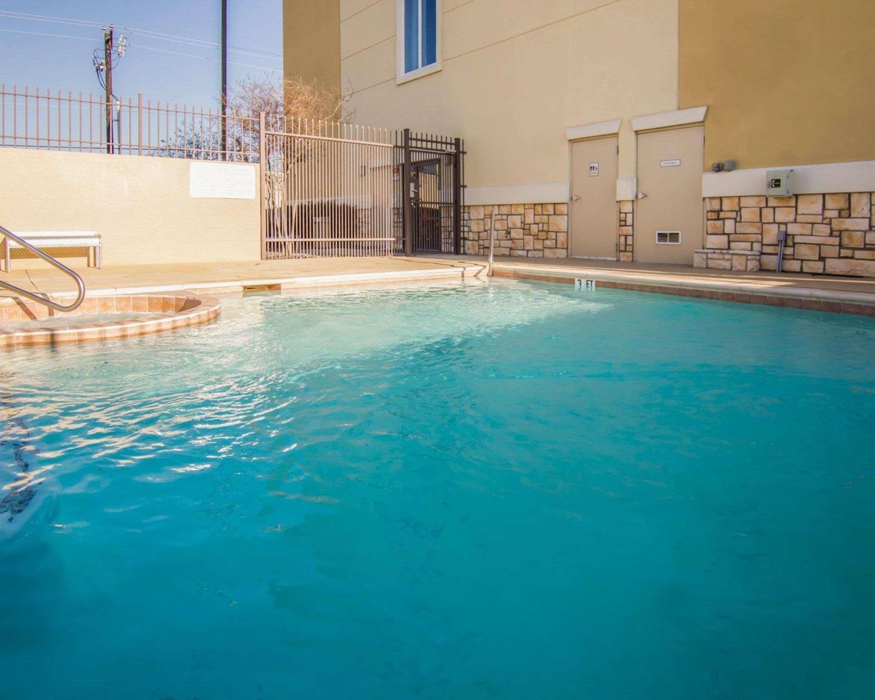 Comfort Suites West Dallas - Cockrell Hill Esterno foto